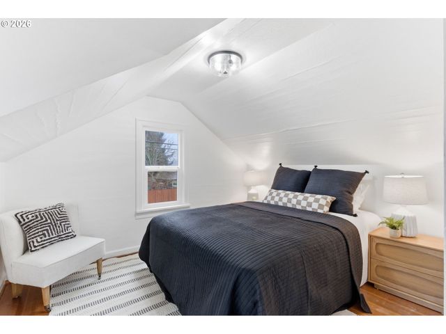 10405 Ne PACIFIC St, Portland, OR 97220