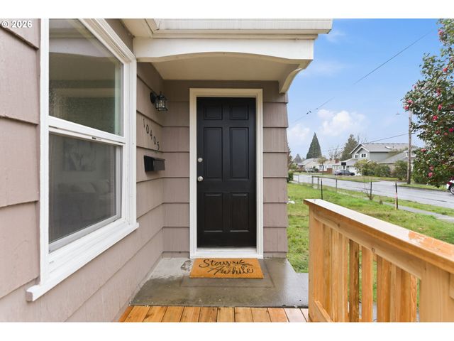 10405 Ne PACIFIC St, Portland, OR 97220