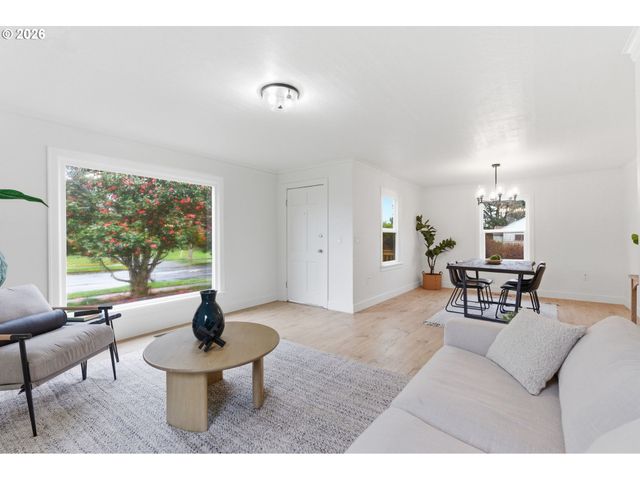 10405 Ne PACIFIC St, Portland, OR 97220