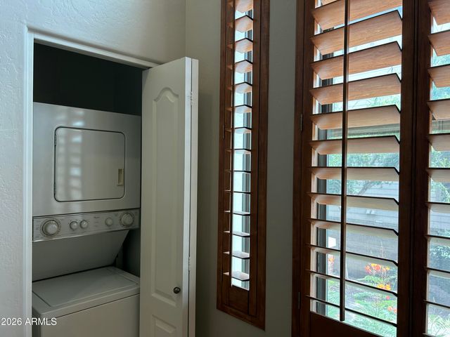 712 S BECK Avenue, Tempe, AZ 85281