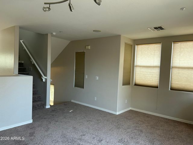 712 S BECK Avenue, Tempe, AZ 85281