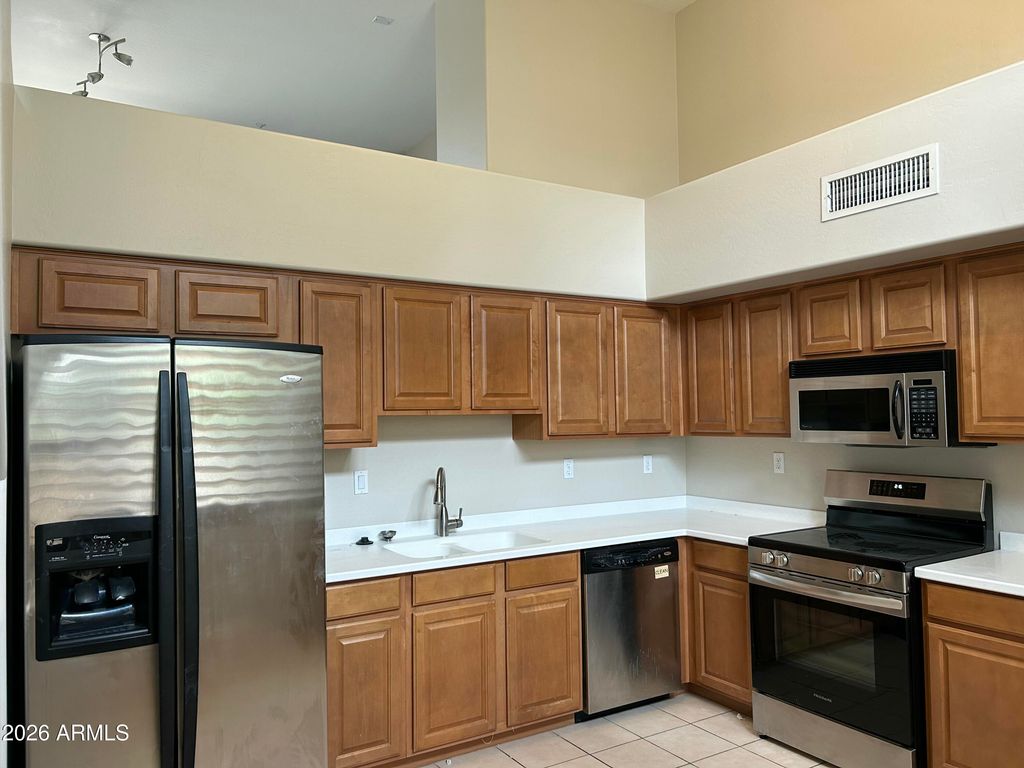 712 S BECK Avenue, Tempe, AZ 85281