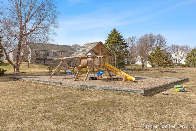 7476 Tillicum Trail Ne, Cannon Twp, MI 49341