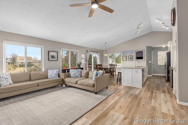 7476 Tillicum Trail Ne, Cannon Twp, MI 49341