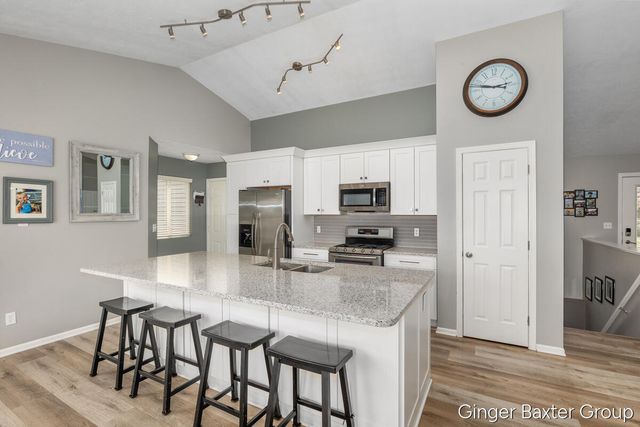 7476 Tillicum Trail Ne, Cannon Twp, MI 49341