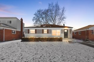 29213 Joan Street, St. Clair Shores, MI 48081