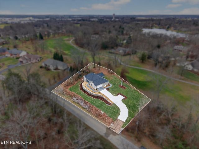 941 E Deer Creek Drive, Crossville, TN 38571