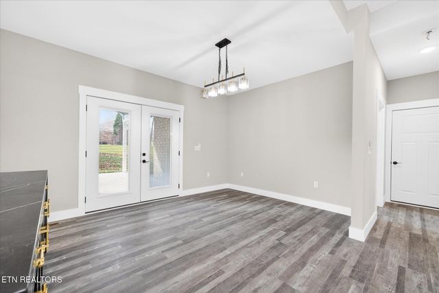 941 E Deer Creek Drive, Crossville, TN 38571