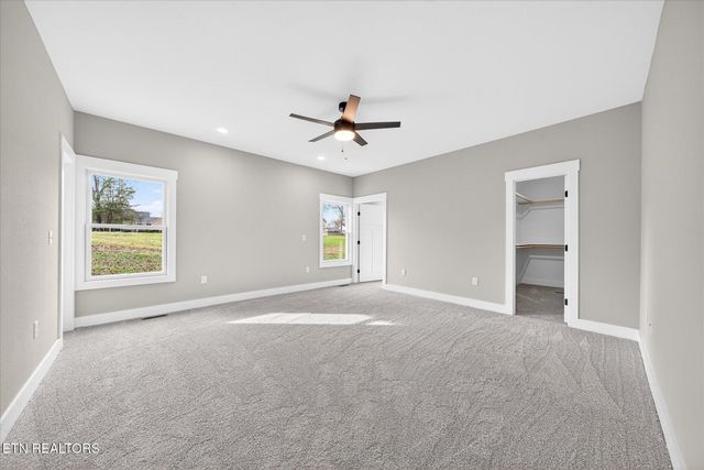 941 E Deer Creek Drive, Crossville, TN 38571