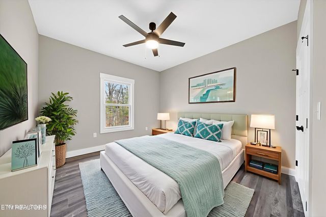 941 E Deer Creek Drive, Crossville, TN 38571