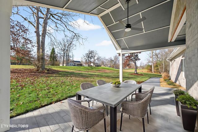 941 E Deer Creek Drive, Crossville, TN 38571