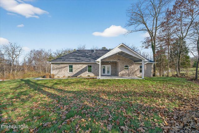 941 E Deer Creek Drive, Crossville, TN 38571