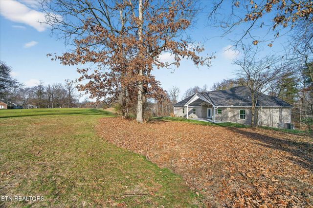 941 E Deer Creek Drive, Crossville, TN 38571