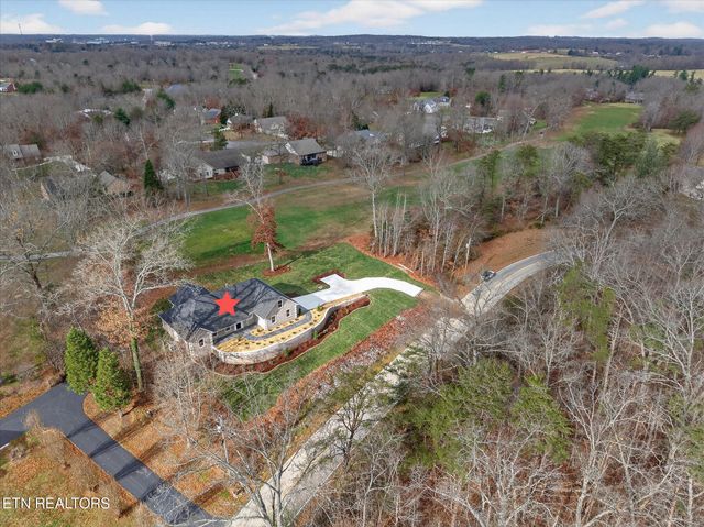 941 E Deer Creek Drive, Crossville, TN 38571