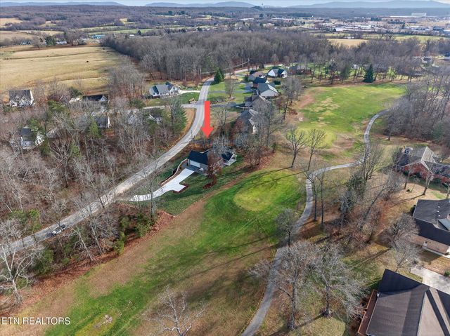 941 E Deer Creek Drive, Crossville, TN 38571