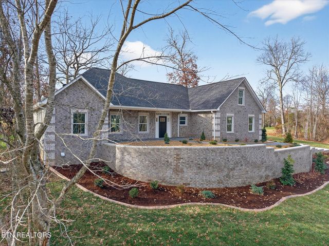 941 E Deer Creek Drive, Crossville, TN 38571