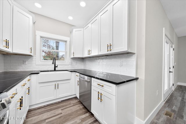 941 E Deer Creek Drive, Crossville, TN 38571