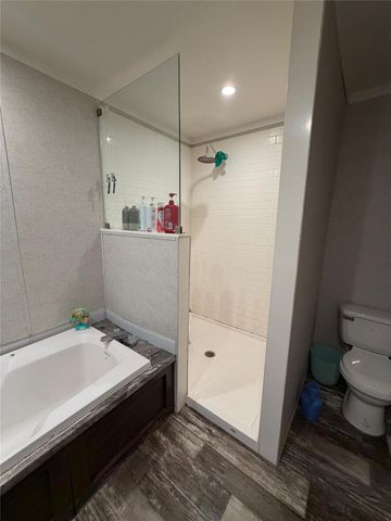 401 Road 51022, Cleveland, TX 77327