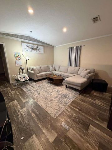 401 Road 51022, Cleveland, TX 77327