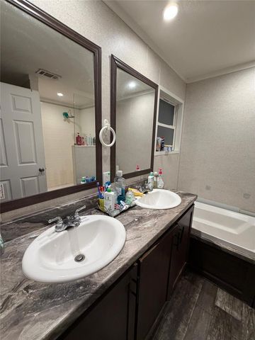 401 Road 51022, Cleveland, TX 77327