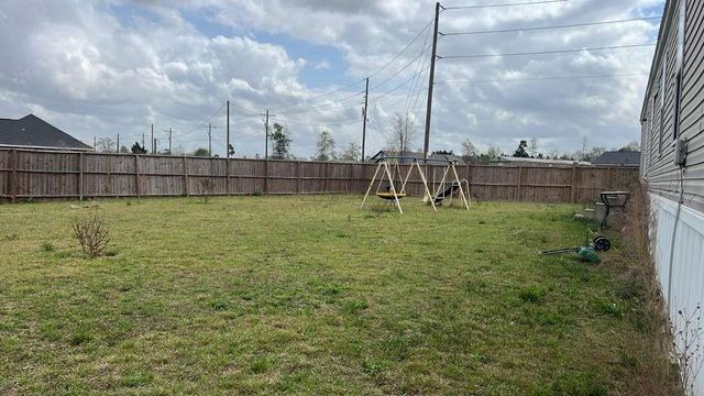 401 Road 51022, Cleveland, TX 77327