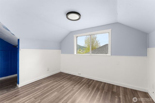 516 Ballentine Street, Raymond, WA 98577