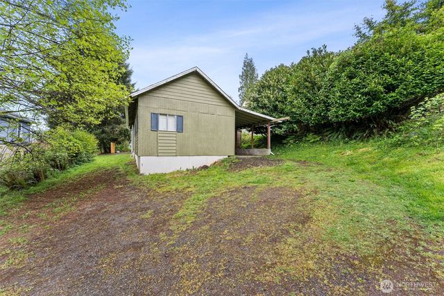 516 Ballentine Street, Raymond, WA 98577