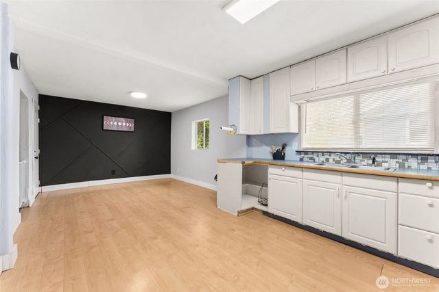 516 Ballentine Street, Raymond, WA 98577
