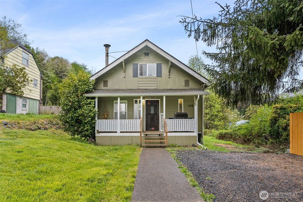 516 Ballentine Street, Raymond, WA 98577