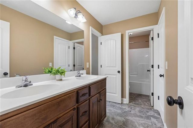 3400 NW 50 Street, Riverside, MO 64150