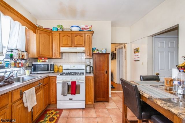 232 2nd St, Newark City, NJ 07107