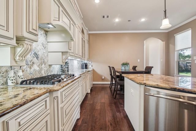 12915 Dunbar Cave Court, Humble, TX 77346