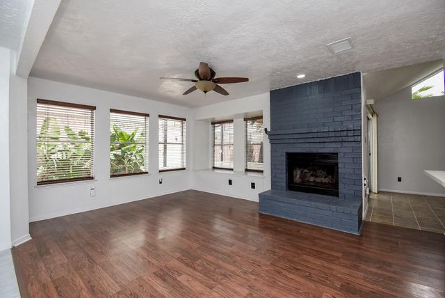 8715 Vinkins Road, Houston, TX 77071