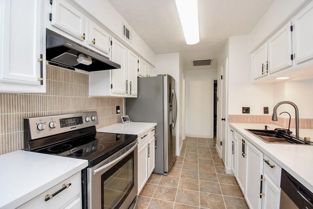 8715 Vinkins Road, Houston, TX 77071