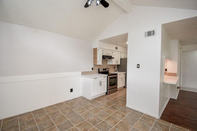 8715 Vinkins Road, Houston, TX 77071