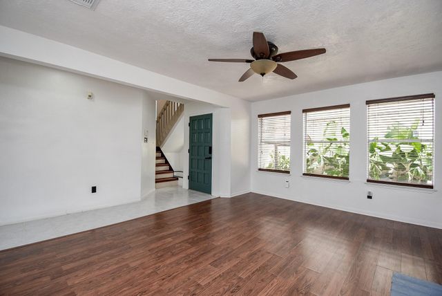 8715 Vinkins Road, Houston, TX 77071