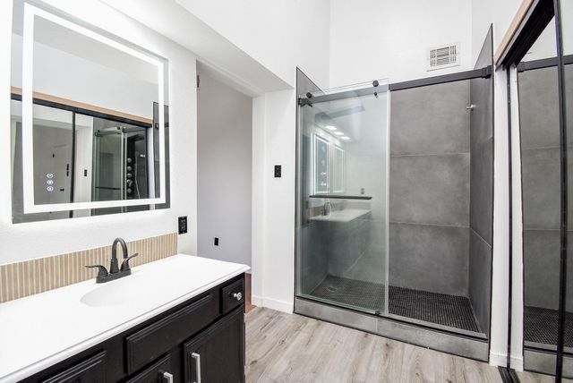 8715 Vinkins Road, Houston, TX 77071