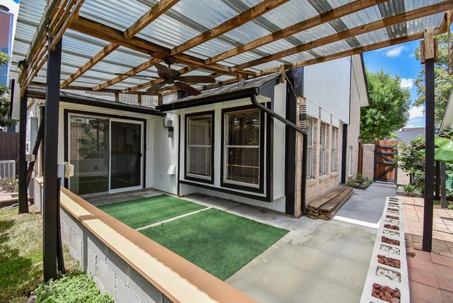 8715 Vinkins Road, Houston, TX 77071
