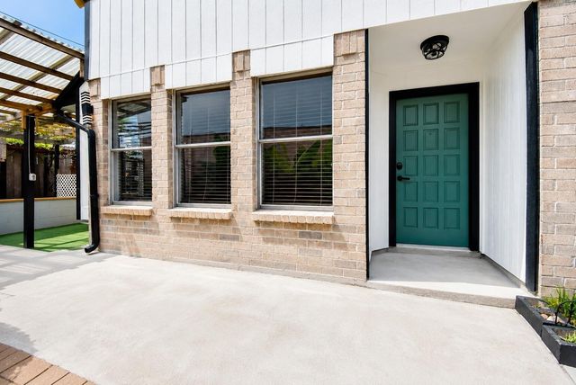 8715 Vinkins Road, Houston, TX 77071