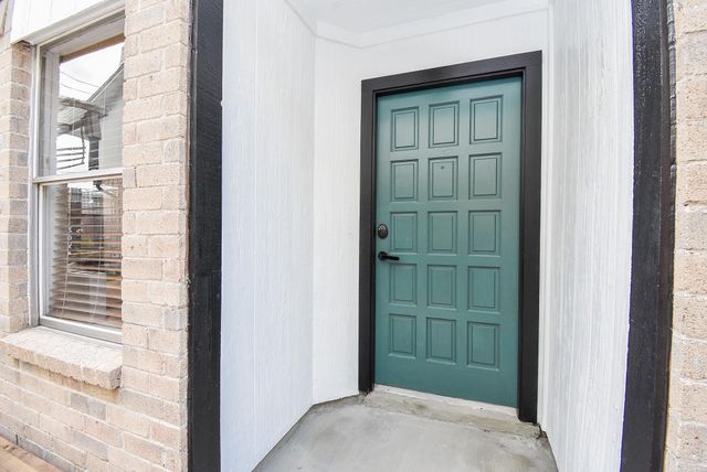8715 Vinkins Road, Houston, TX 77071