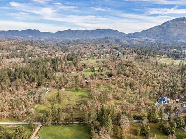 507 Jackpine Drive, Grants Pass, OR 97526