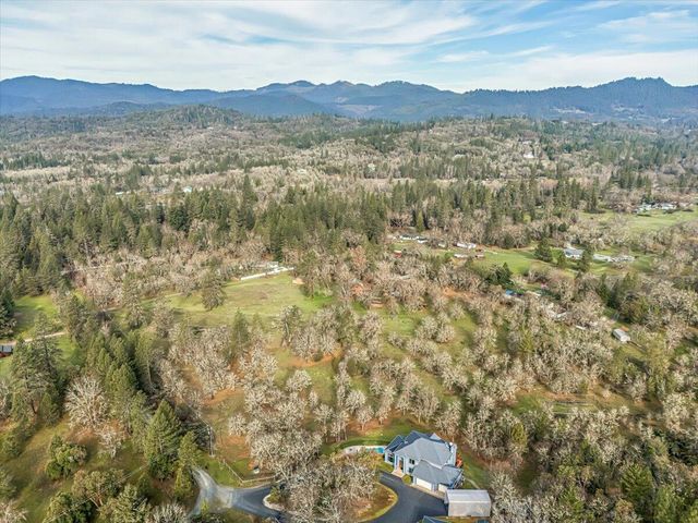 507 Jackpine Drive, Grants Pass, OR 97526