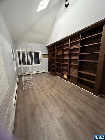 413 W Englewood Avenue, Teaneck, NJ 07666