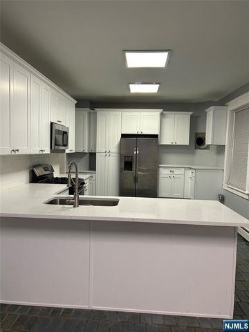 413 W Englewood Avenue, Teaneck, NJ 07666