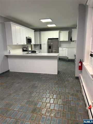 413 W Englewood Avenue, Teaneck, NJ 07666