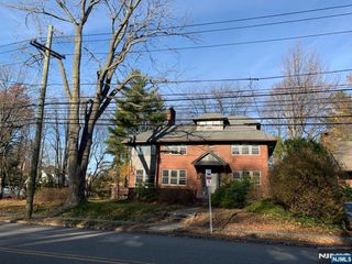 413 W Englewood Avenue, Teaneck, NJ 07666