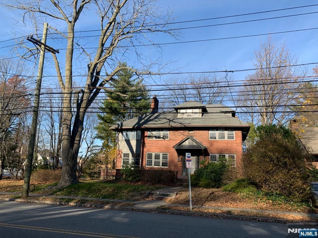 413 W Englewood Avenue, Teaneck, NJ 07666