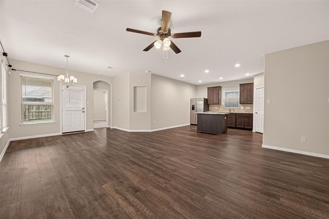 13129 Leisure Cove Drive, La Marque, TX 77568