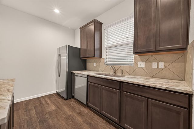 13129 Leisure Cove Drive, La Marque, TX 77568