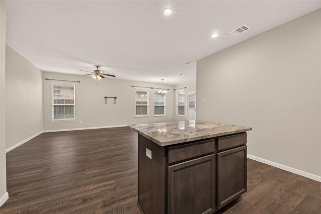 13129 Leisure Cove Drive, La Marque, TX 77568